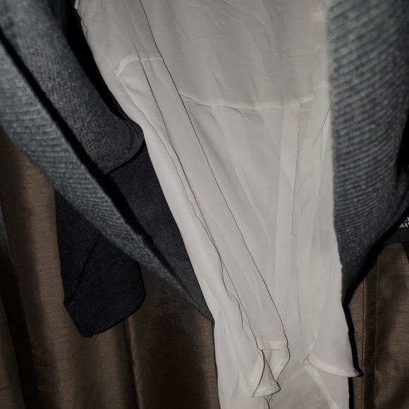 Simply Vera by Vera Wang Sweater (NWT) - Picture 4 of 4